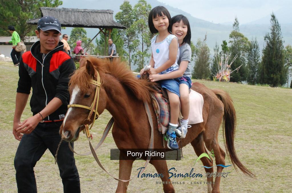 Taman Simalem Resort Tongging ภายนอก รูปภาพ