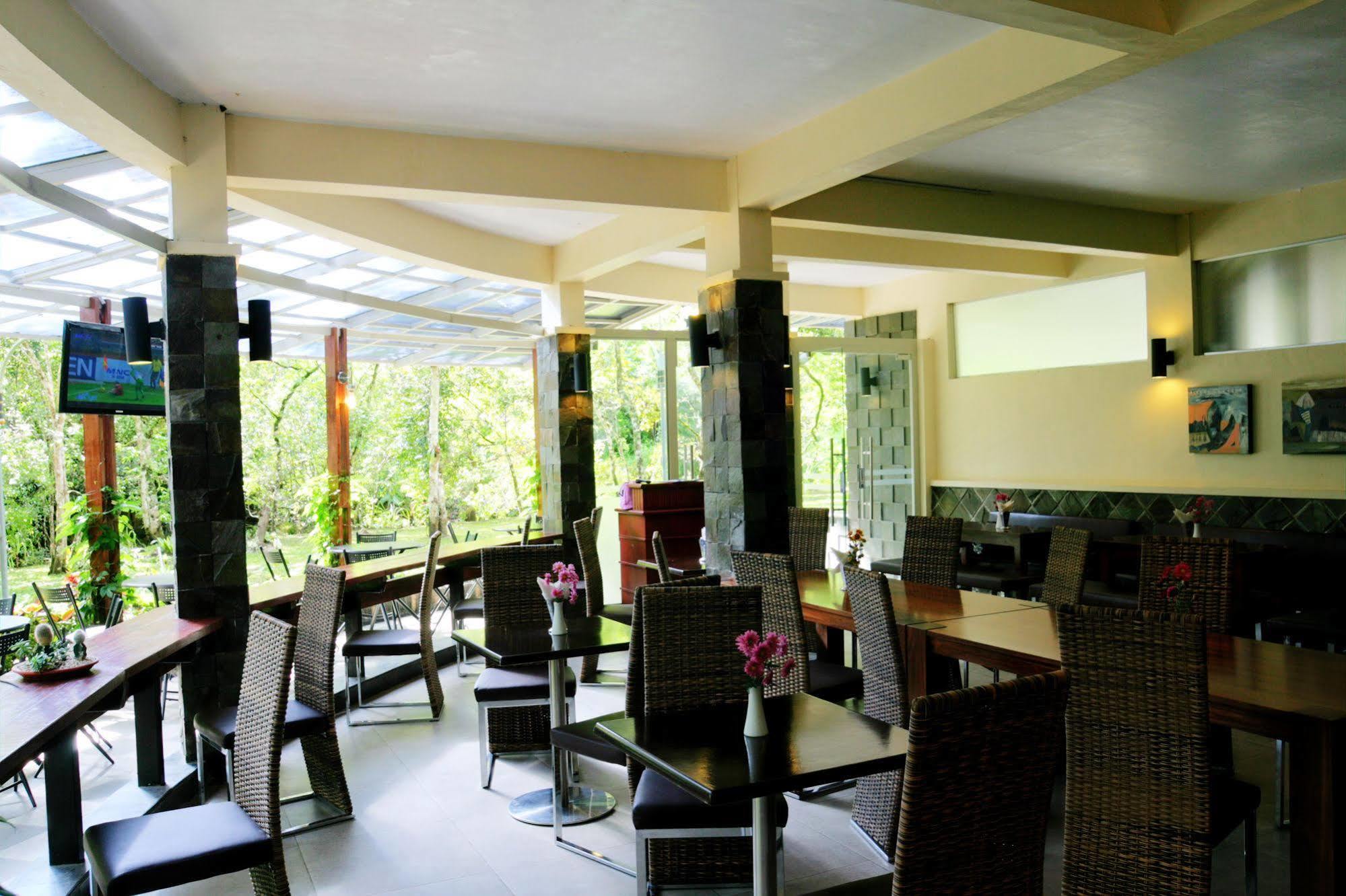 Taman Simalem Resort Tongging ภายนอก รูปภาพ