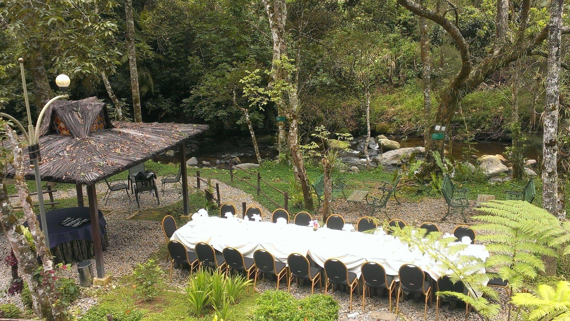 Taman Simalem Resort Tongging ภายนอก รูปภาพ