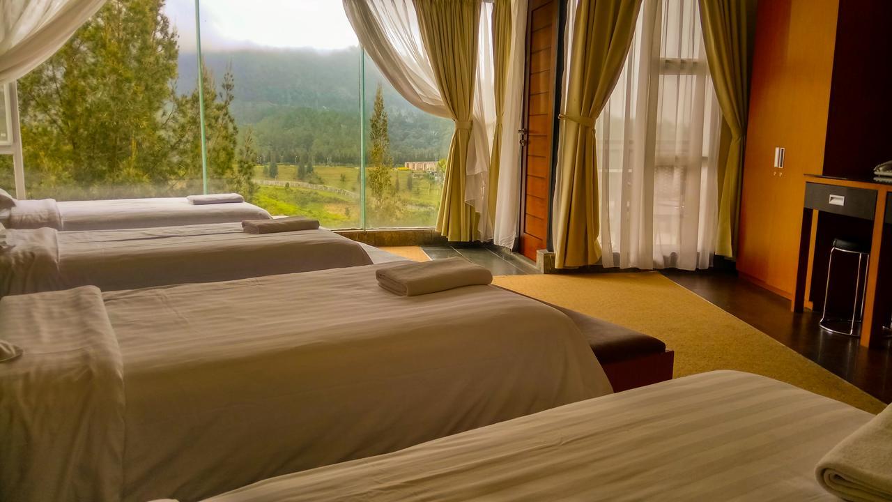 Taman Simalem Resort Tongging ภายนอก รูปภาพ