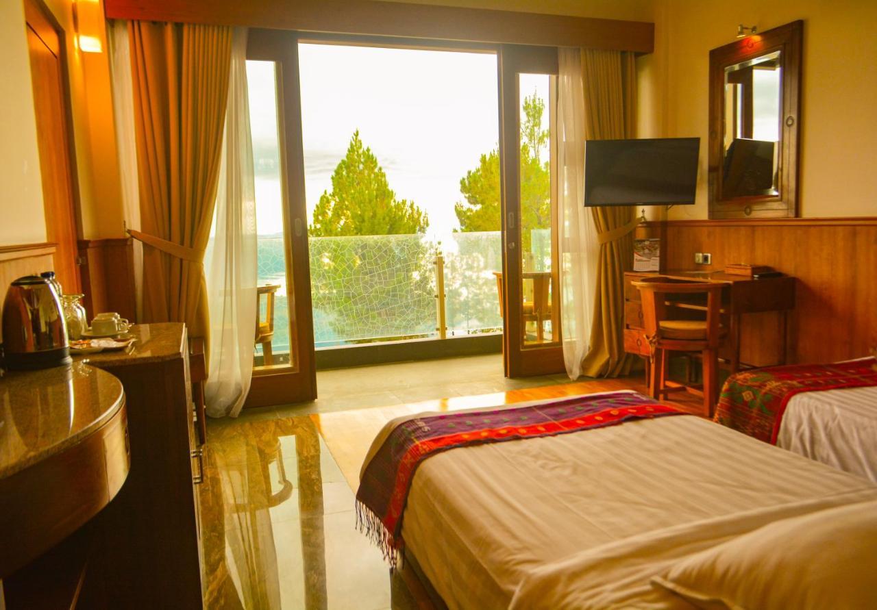 Taman Simalem Resort Tongging ภายนอก รูปภาพ