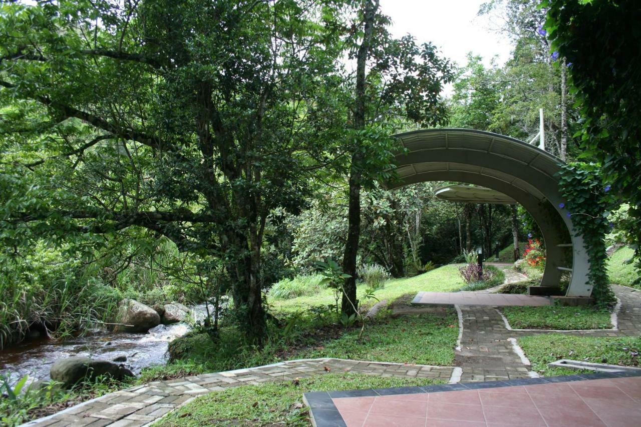 Taman Simalem Resort Tongging ภายนอก รูปภาพ